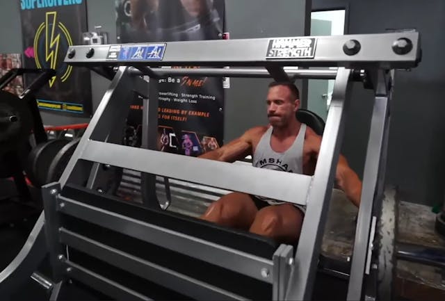 Lateral Seated Leg Press
